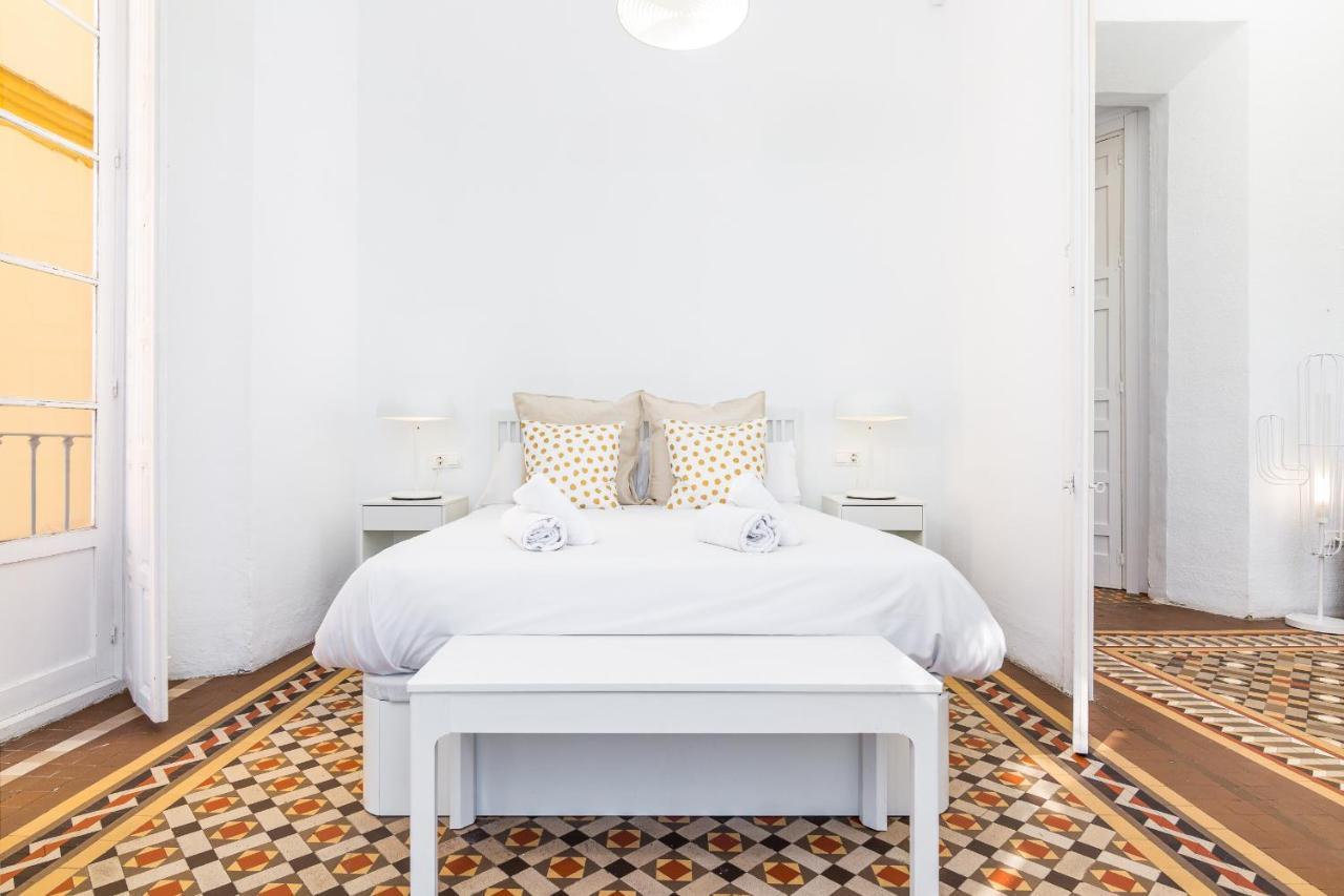 Suite Homes Apartamentos Plaza De La Merced Μάλαγα Εξωτερικό φωτογραφία