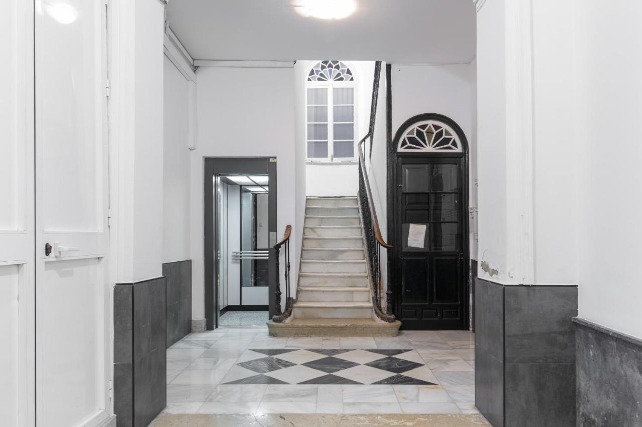 Suite Homes Apartamentos Plaza De La Merced Μάλαγα Εξωτερικό φωτογραφία